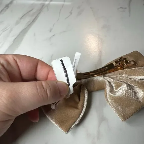Anthropologie Pearl-Embellished Velvet Hair Bows Barrett Clip NWT Cream Preppy - Picture 5 of 5